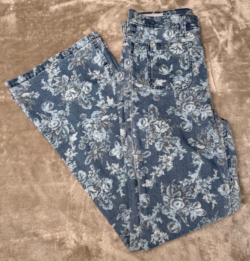 GAP Floral Print Wide Leg Jeans in Blue and White